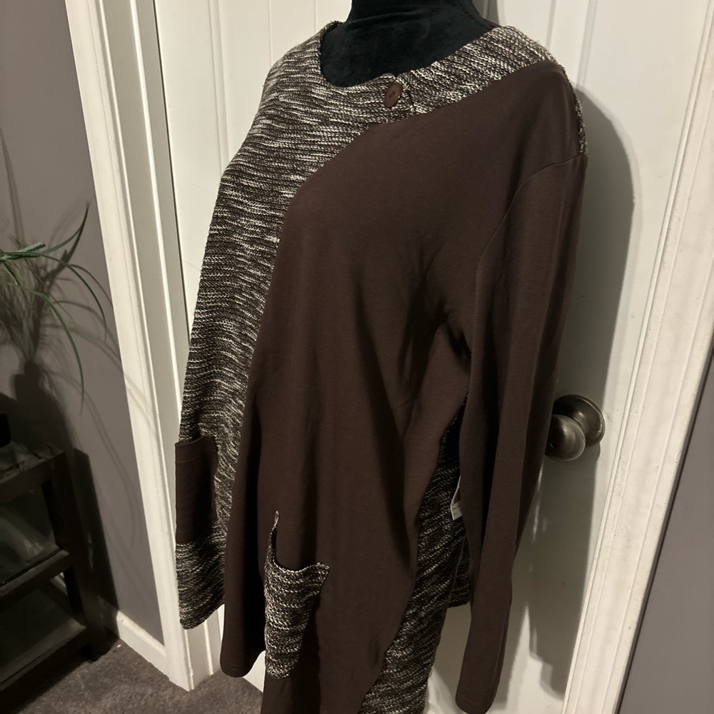 Sweater - Picture 2 of 4